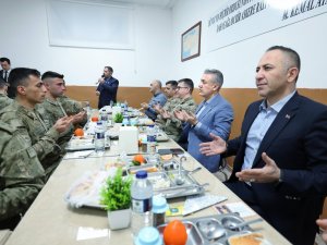 Kahraman Mehmetçiklerimizle İftar Sofrasında Buluşma