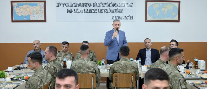 Kahraman Mehmetçiklerimizle İftar Sofrasında Buluşma