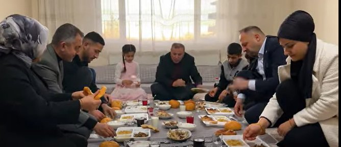 Ziyaret Ettiği Evde Çalışma Odası Talimatı Verdi