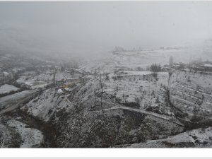 Pervari’de kar nedeniyle bazı köy yolları ulaşıma kapandı