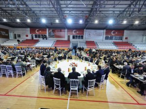 Savur’da Kardeşlik Sofrası Kuruldu, Binlerce Vatandaş İftar Programında Buluştu