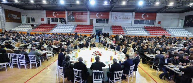 Savur’da Kardeşlik Sofrası Kuruldu, Binlerce Vatandaş İftar Programında Buluştu