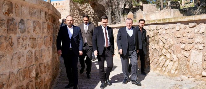 MİDYAT’TA SOKAK SAĞLIKLAŞTIRMA ÇALIŞMALARI YERİNDE İNCELENDİ