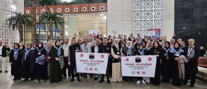 Mardin’de 47 Çift Dualar Eşliğinde Umre’ye Uğurlandı