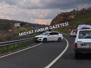 Midyat ile Mardin karayolunda meydana trafik kazası meydana geldi.