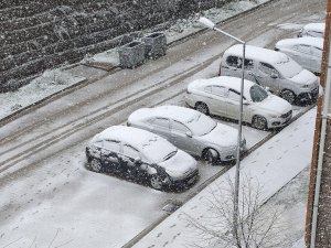 Şırnakta yağan kar sonrası şehir beyaza büründü