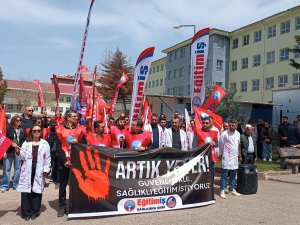 Şanlıurfada öğretmenlerden okulda şiddet protestosu