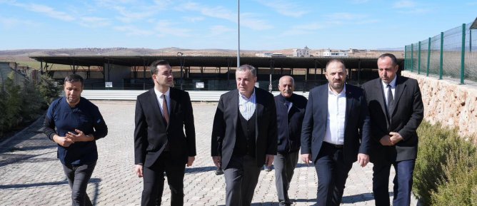Midyat’ta Geçici Hayvan Barınağına Ziyaret Gerçekleştirdi