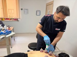 Hacamat ve akupunktur Diyarbakır’da hekim kontrolünde uygulanıyor
