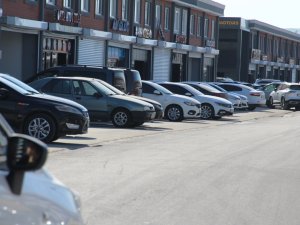 Galericilerden ekonomik belirsizlik tepkisi