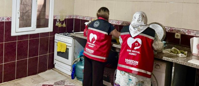 Mardin Büyükşehir Belediyesinden Yaşlı Vatandaşlara Bayram Öncesi Destek