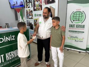 Minik yüreklerden Gazzeye bayram kardeşliği