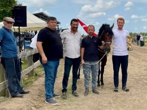 RAHVAN AT YARIŞLARINDA KADRİ ŞAHİN VE EKİBİNDEN BİRİNCİLİK