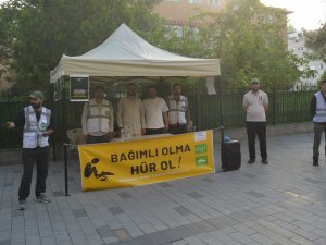 HÜDA PARdan uyuşturucuya karşı farkındalık standı: Bağımlı olma, hür ol