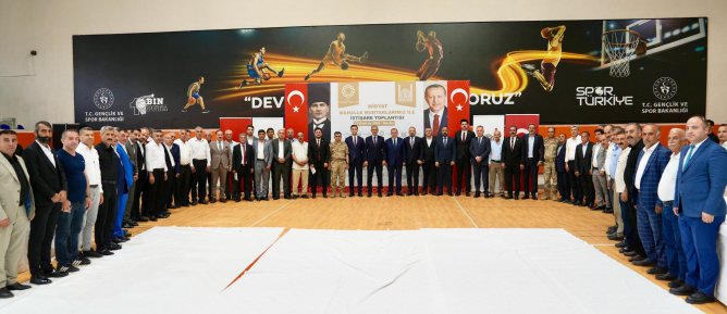 AŞKAN ŞAHİN’DEN VALİ AKKOYUN’A ANLAMLI HEDİYE