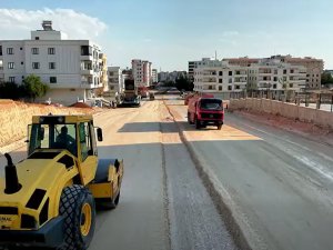 BAĞLAR’DA ASFALT MESAİSİ TAMAMLANDI