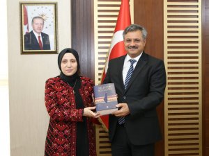 Filistini 630 maddede ele alan sözlüğe Siirt Üniversitesinden katkı