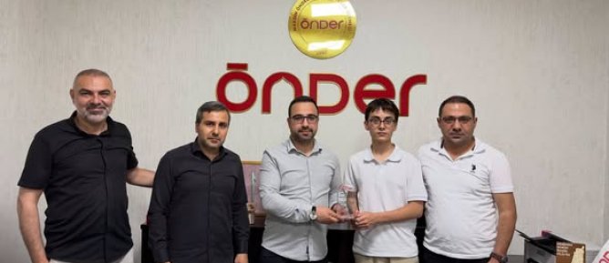 Mardin Önder Derneği LGS Türkiye Birincisi Mehmet Efe Arslanhanı Ağırladı