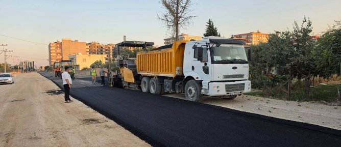 Kızıltepe’de Asfalt ve Yol Düzenleme Çalışmalarını Sürdürüyor