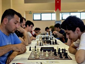 Midyat’ta Satranç Turnuvasına Yoğun İlgi