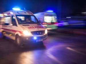 Şanlıurfada tarım işçilerini taşıyan minibüs kanala devrildi: 19 yaralı