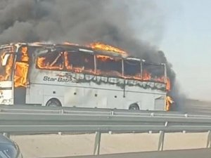Şanlıurfada seyir halindeki yolcu otobüsü yandı
