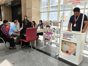 Siirt’te Alzheimer farkındalığı için bilgilendirme standı açıldı