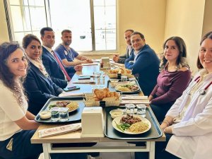 KAYMAKAM MEHMET KAYA, HASTANE YÖNETİMİ VE PERSONELİYLE ÖĞLE YEMEĞİNDE BULUŞTU