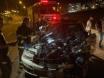 Batman’da bariyerlere çarpan otomobilde 1i ağır, 2 yaralı