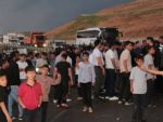 Cizre’de peş peşe kazaların ardından mahalle sakinleri kara yolunu ulaşıma kapattı