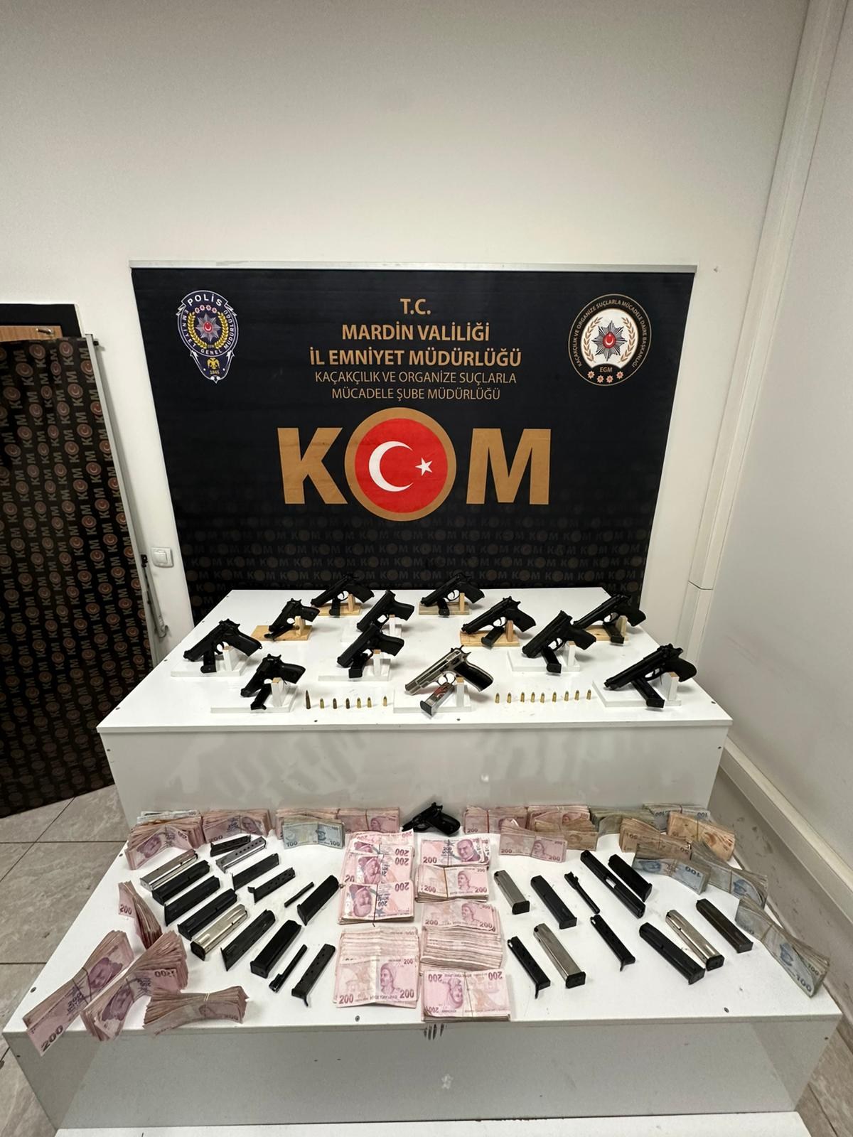 MARDİN’DE YASA DIŞI SİLAH TİCARETİNE BÜYÜK DARBE!